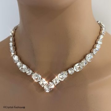 Colier in V Swarovski Meaning